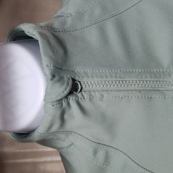 Yogalicious Lux. Pastel Sage Green Jacket; Butter Soft; Full Zip. EUC Size XS - Picture 2 of 14